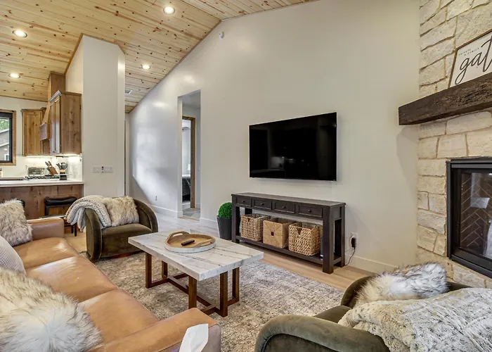 Modern Luxury In Torreon W/ Hot Tub! Show Low